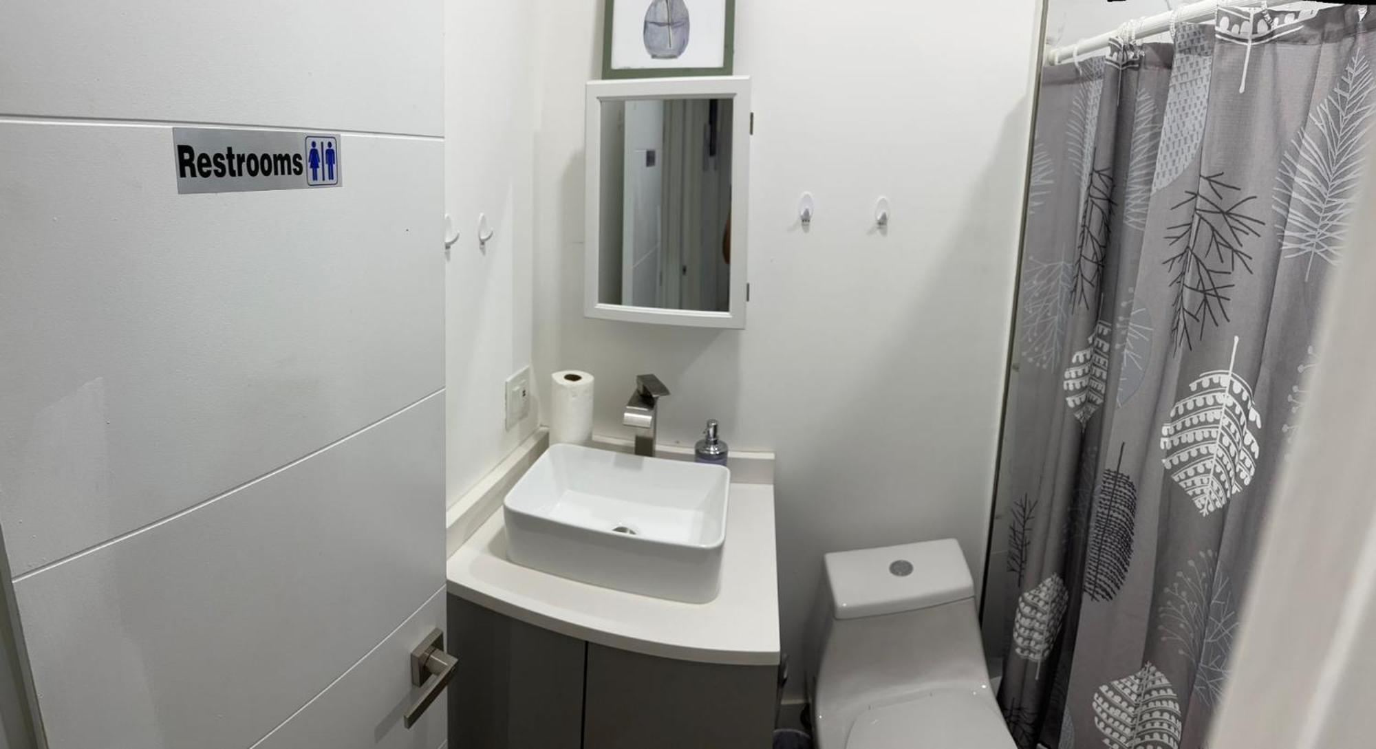 מיאמי 104 Mixed Shared Rooms Central, Friendly, Affordable מראה חיצוני תמונה